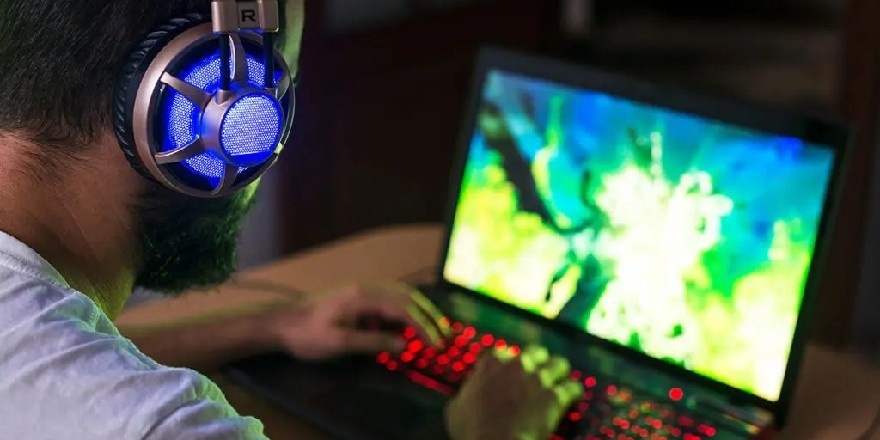 Okładka wpisu: Kupujesz laptop na 5 lat? Te parametry będą ważniejsze niż sam procesor - Poradniki
