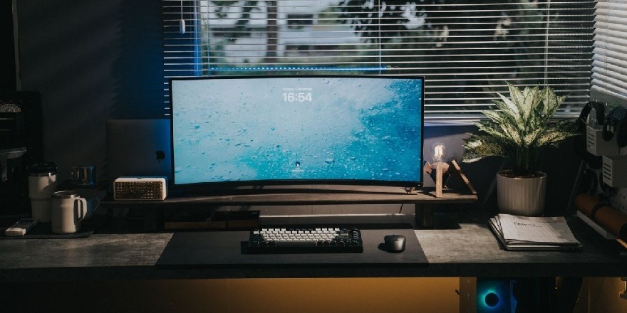 Okładka wpisu: Monitor gamingowy i procesor - jak zaplanować upgrade PC do gier z  głową  - Poradniki
